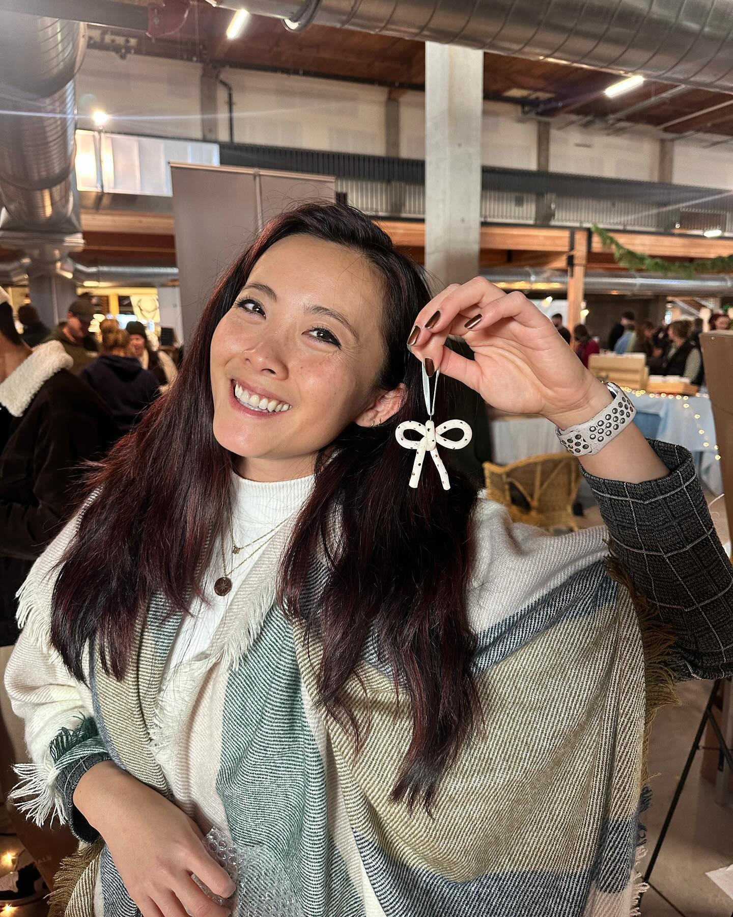 It was such a joy to see so many familiar faces at today’s event and getting to meet some new folks! Thank you to everyone who came out and made my day 🫰🏻🥹 One more chance to stop by @portlandbazaar to get your holiday goodies 🎄🎁!! 

📆 Saturday 12/15
⌚️ 11am-4pm
📍1715 NW 17th Ave
.
.
.
#ceramics #pottery #handmade #art #clay #homedecor #ceramicstudio #planters #potterylife #artwork #glaze #handbuilding #wheelthrowing #shoplocal #smallbusiness #supportsmallbusiness #portlandmarket #portland #pnw #oregon #womenowned #shopsmall #artistsoninstagram #mug #holidaymarket #giftideas #christmasdecor #holidayseason #giftwrapping #ornaments